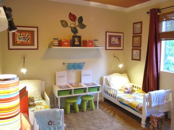 Decorar quarto infantil com prateleiras pode ser a saída para quem quer mais espaço, porém está com orçamento apertado (Foto: Divulgação)