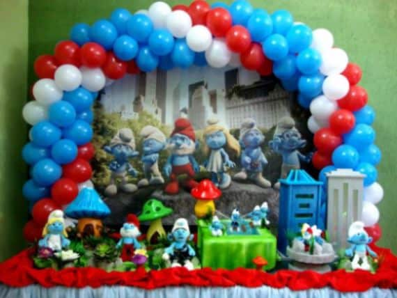 A decoração de festa infantil tema Smurfs pode tanto ser usada por meninas quanto usada por meninos (Foto: Divulgação)