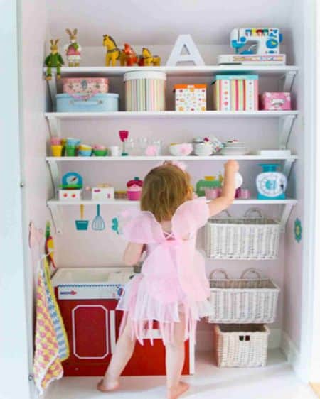 É muito fácil conseguir organização para quarto infantil, basta seguir algumas regrinhas e truques e utilizar os elementos corretos (Foto: divulgação)