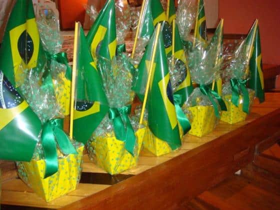 lembracinhas festa infantil tema copa do mundo (Custom)