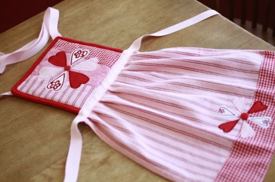 Este avental infantil irá incentivar a sua menina a se dedicar aos prazeres da arte da cozinha (Foto: flexibledreams.com)