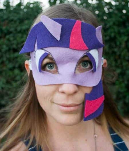 Com estas máscaras divertidas para festas o seu evento vai ficar ainda mais animado (Foto: illistyle.com) 