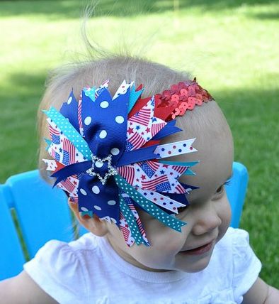 Headband para bebê com fitas faz o maior sucesso entre todos (Foto: bombshellbling.com)
