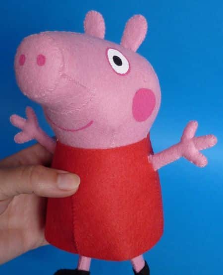 Utilize nosso molde Peppa Pig de feltro em 3D e faça uma Peppa Pig para seus pequenos (Foto: kosucas.blogspot.com.es)