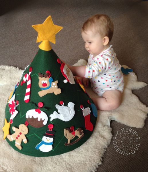 Esta lúdica árvore de Natal infantil é linda (Foto: cheriebobbins.blogspot.com.au)