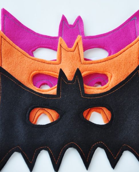 Máscara infantil do Batman pode ter a cor que você quiser (Foto: livingwithpunks.com)