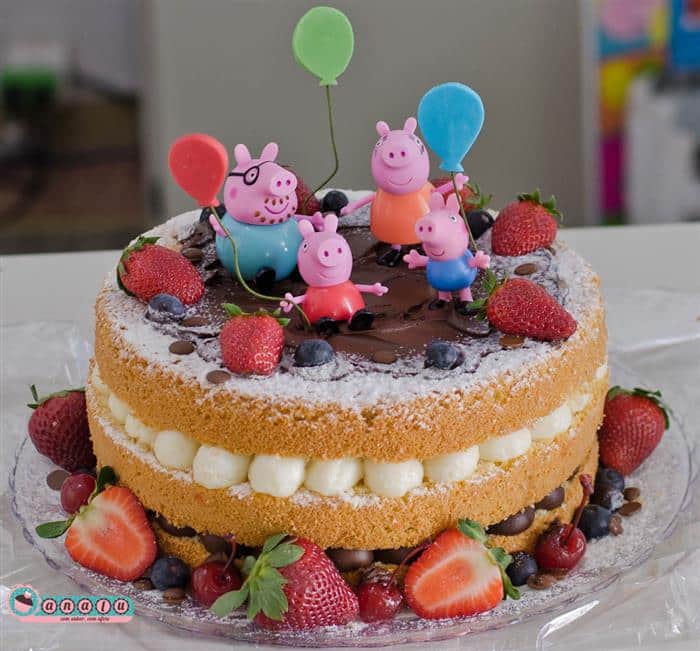 Bolo de aniversário infantil simples