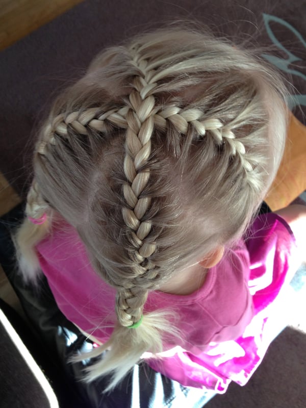 penteado com trança infantil cruzado