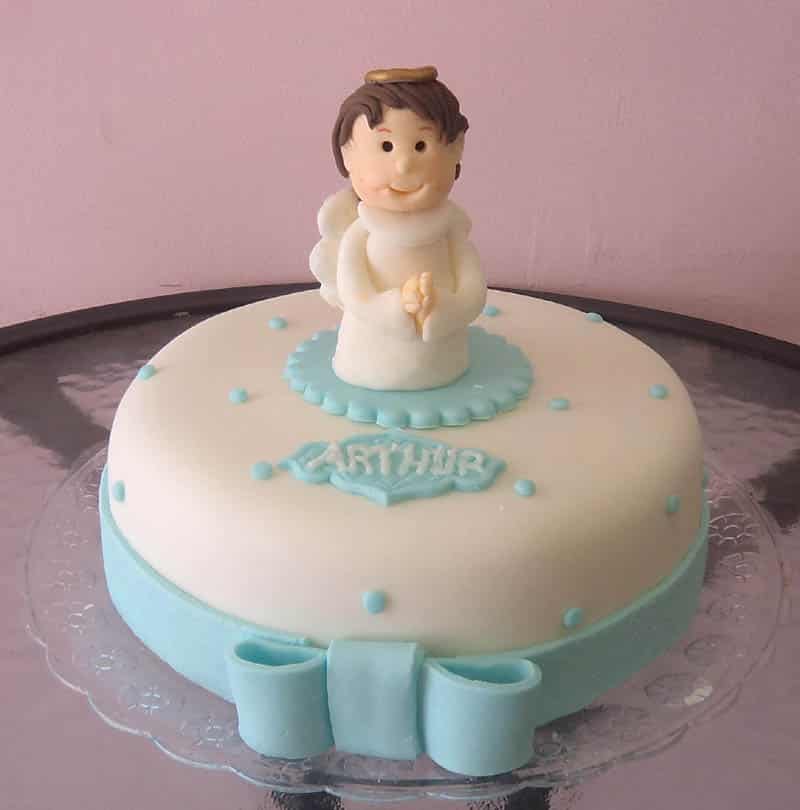 bolo para batizado menino