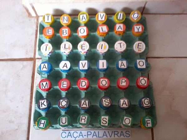 brinquedo pedagogico caixa ovos