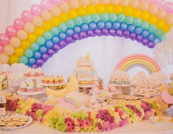 festa unicornio com arco iris