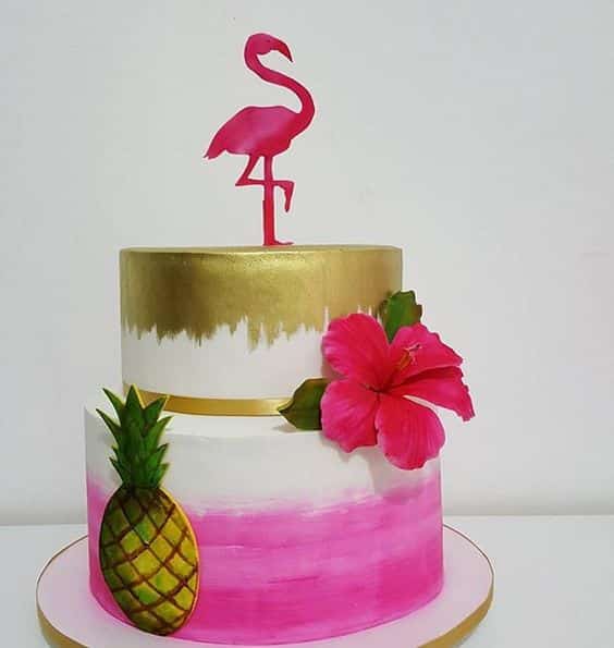 bolo flamingo decorado com dourado e rosa