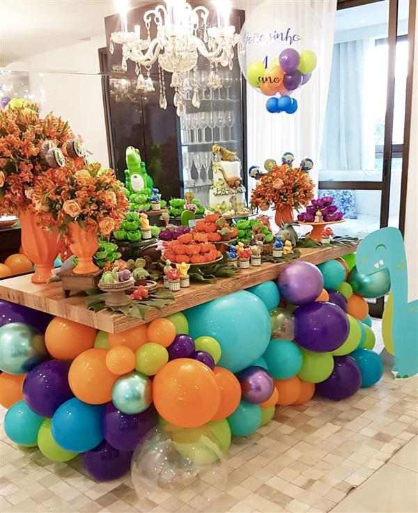 Decoração de festa infantil simples com balões Ideias