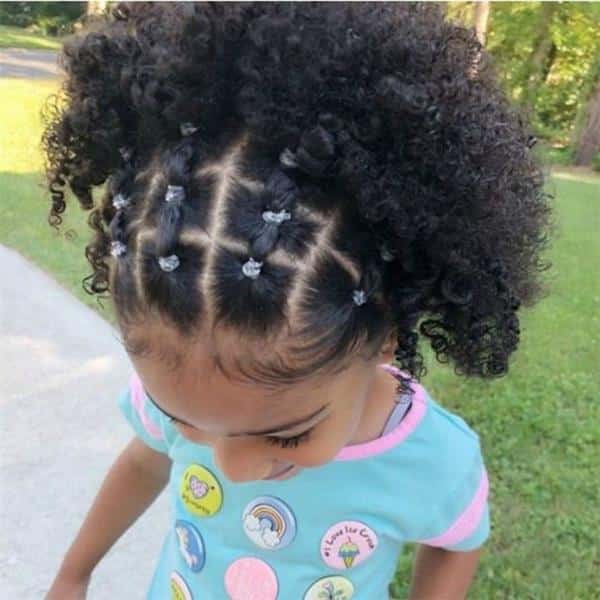 penteados para cabelos cacheados infantil com ligas