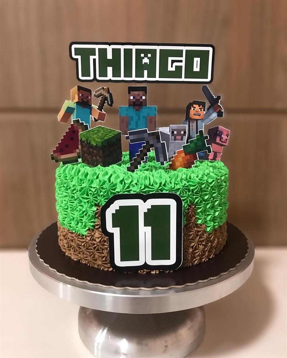 Celia Bolos Confeitados - As crianças adoram um jogo ou desenho e um bolo  no tema Minecraft faz um super sucesso! ☎️3336-9394 Bolos a partir de  38,00$ o kilo. #minecraft #bolosdeaniversario #festa