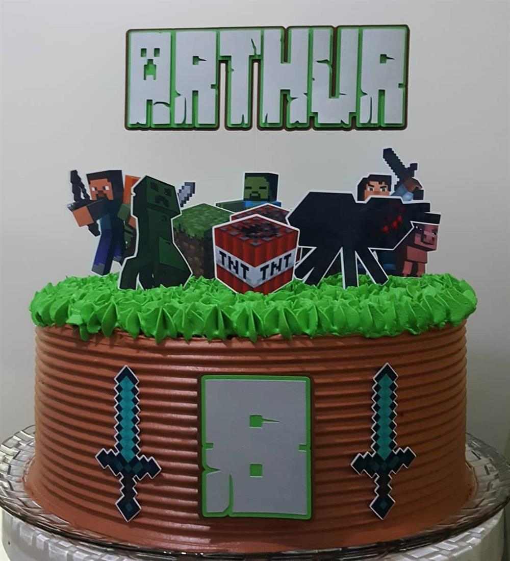 Celia Bolos Confeitados - As crianças adoram um jogo ou desenho e um bolo  no tema Minecraft faz um super sucesso! ☎️3336-9394 Bolos a partir de  38,00$ o kilo. #minecraft #bolosdeaniversario #festa