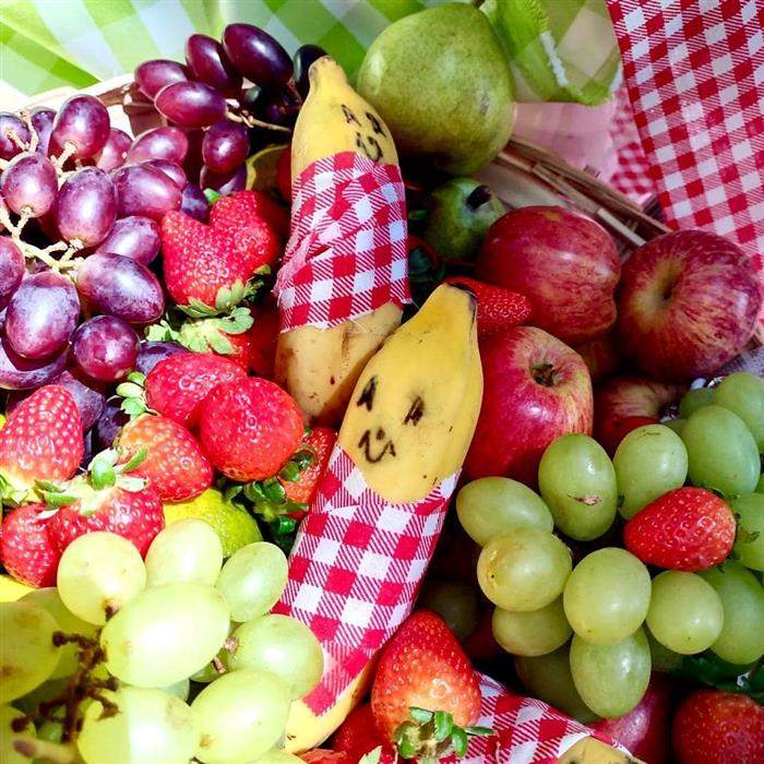 mesa de frutas para festa infantil