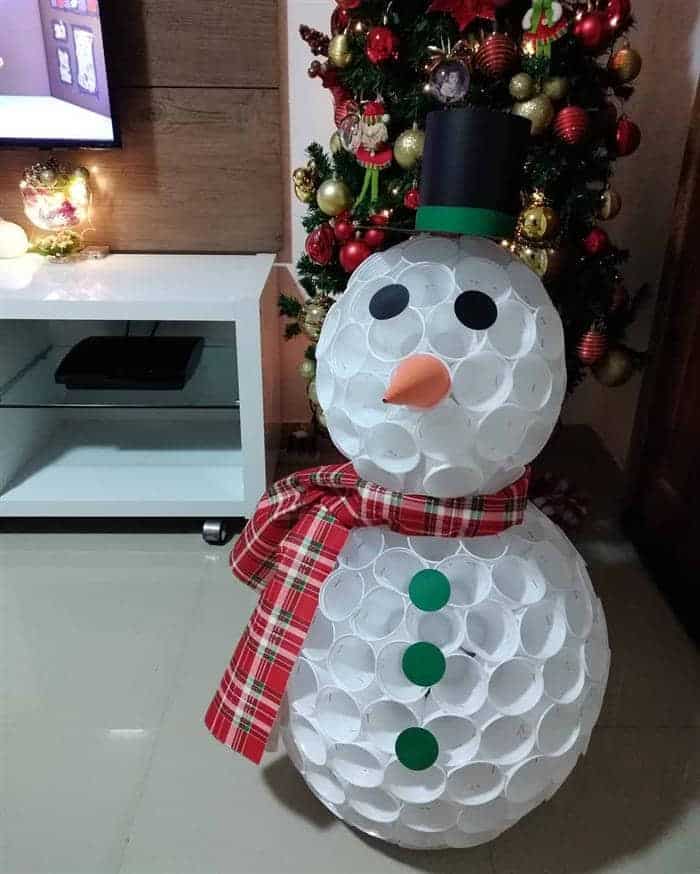 Boneco de neve de copo para decorar