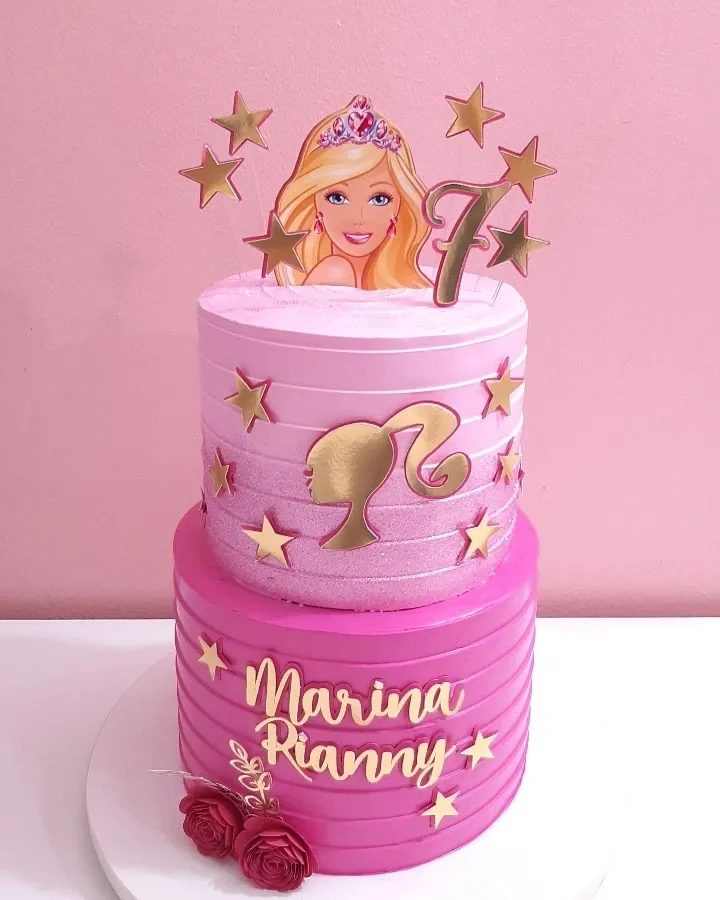 bolo de dois andares barbie