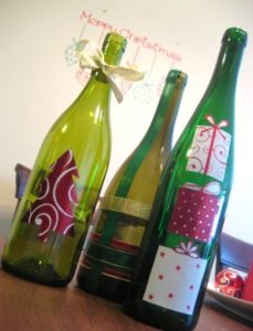 Como Decorar Garrafas de Vinho para o Natal      01