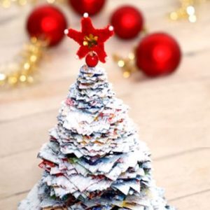 Árvore de Natal com Reciclagem de Jornal