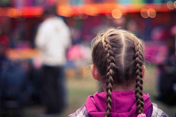 Penteado Infantil fácil com ligas e amarração para escola 